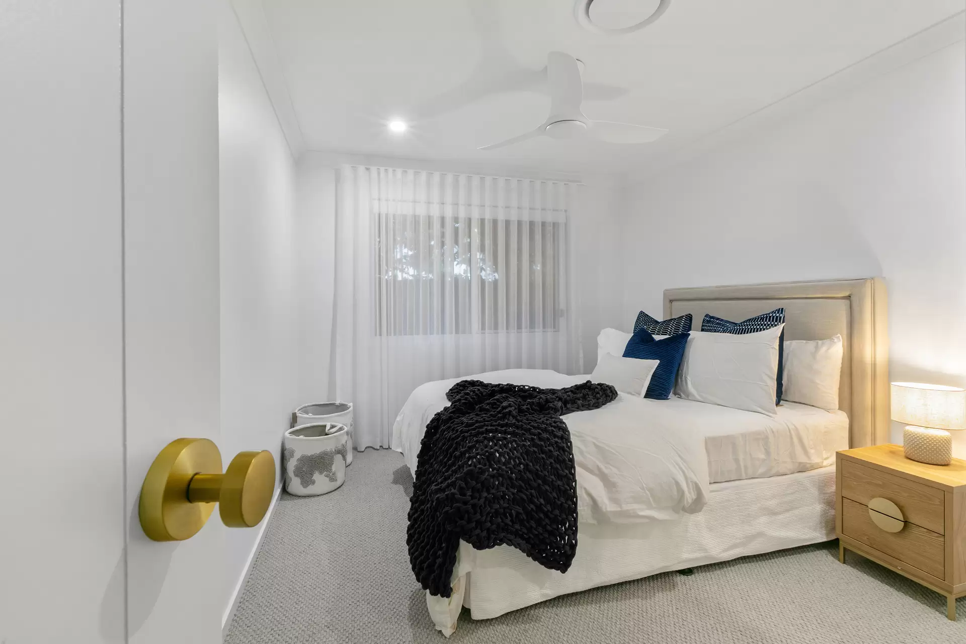17 Stirling Castle Court, Pelican Waters Sold by  - image 1