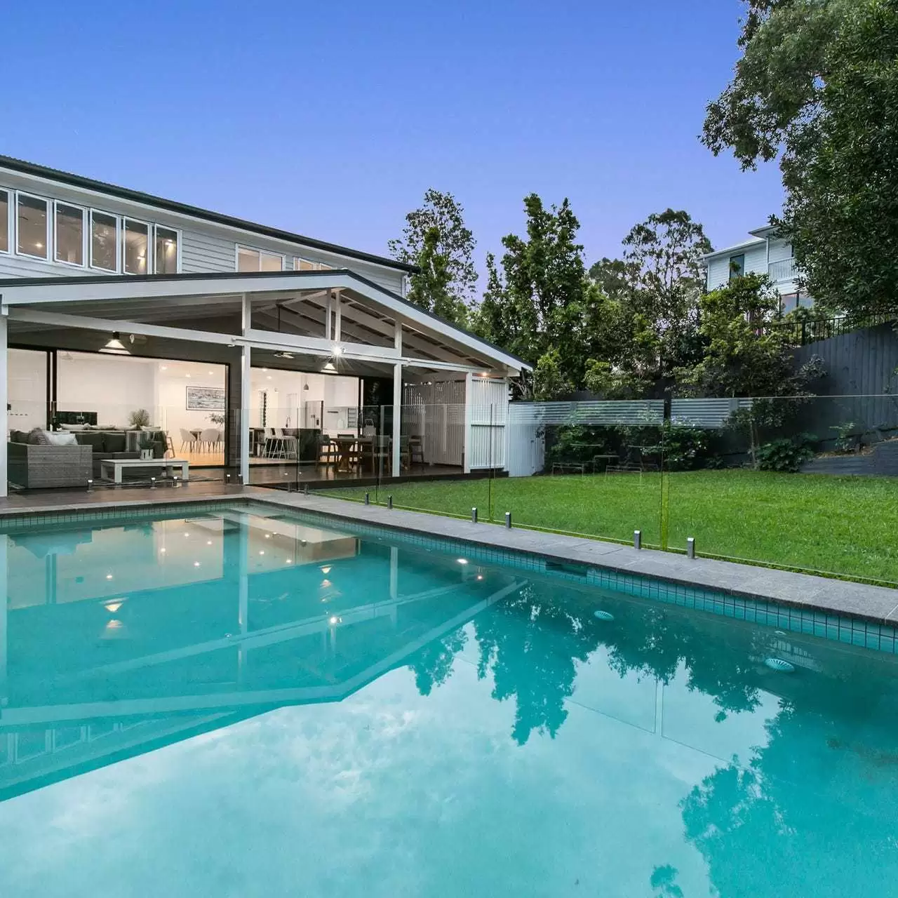 89 Gerler Street, Bardon Sold by  - image 1