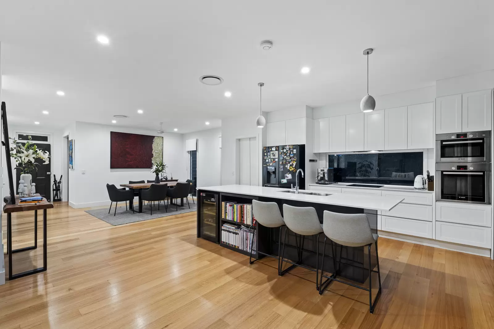 89 Gerler Street, Bardon Sold by  - image 1