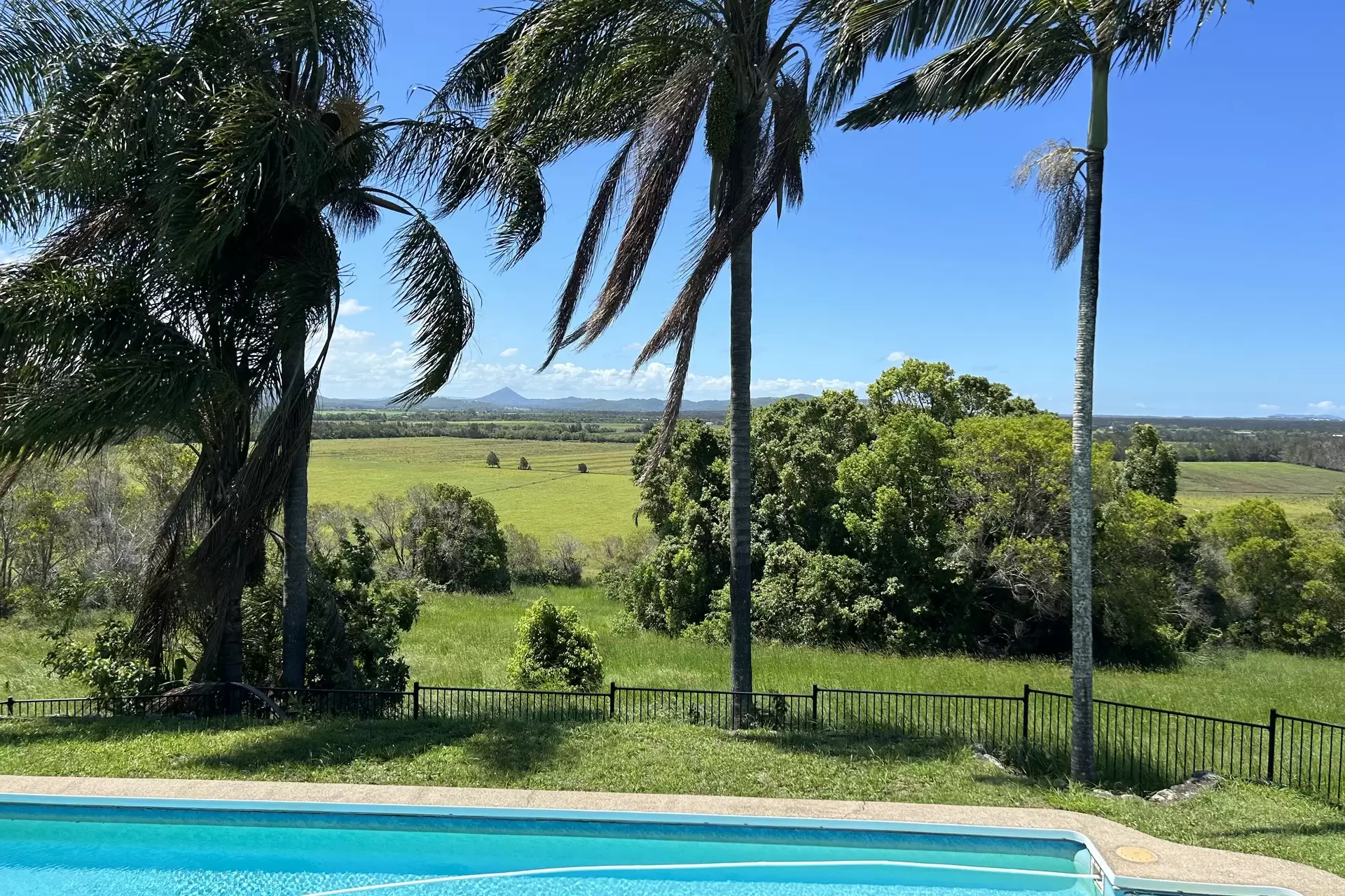51 Twin Peaks Road, Bli Bli Sold by Queensland Sotheby's International Realty - image 1