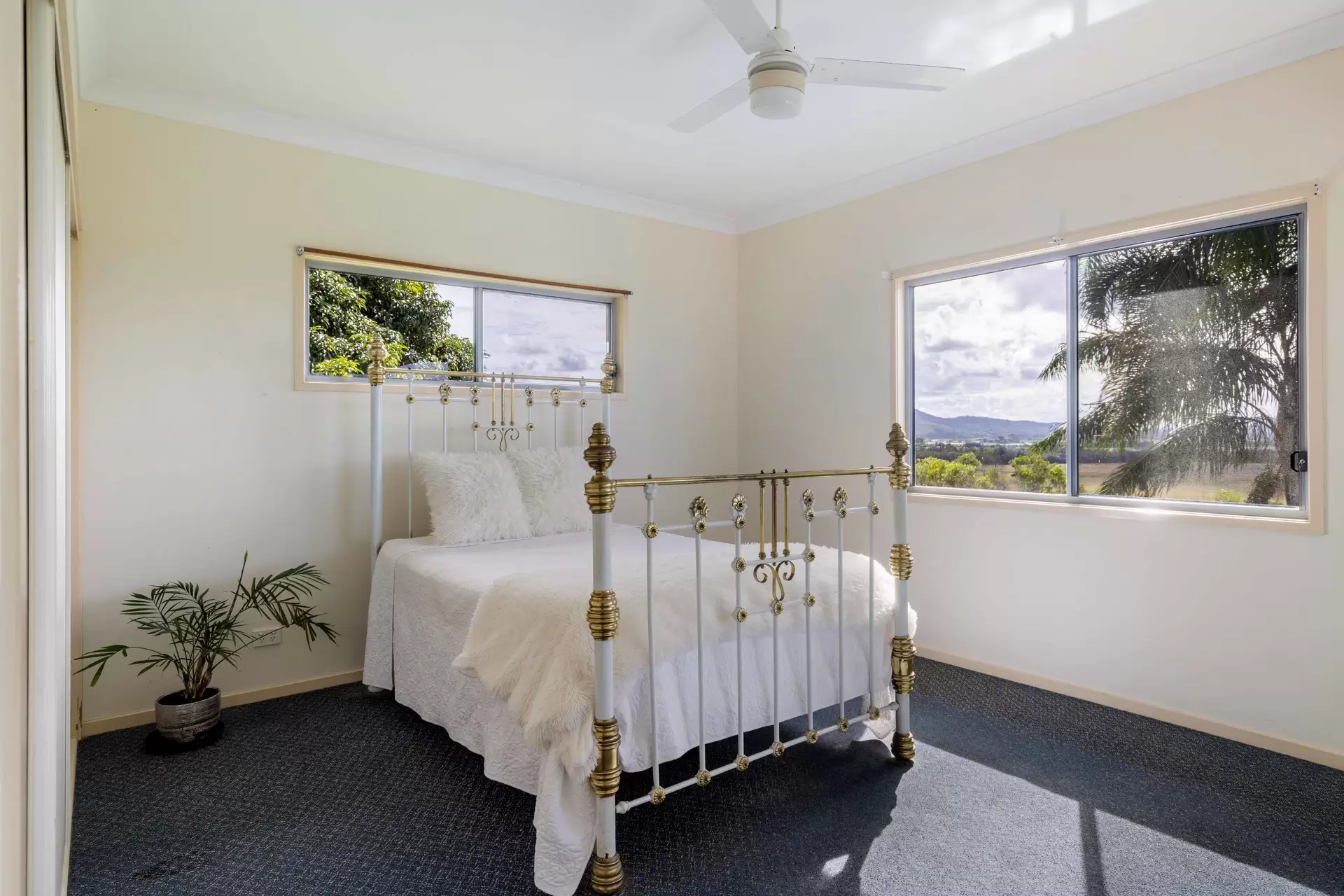 51 Twin Peaks Road, Bli Bli Sold by Queensland Sotheby's International Realty - image 1