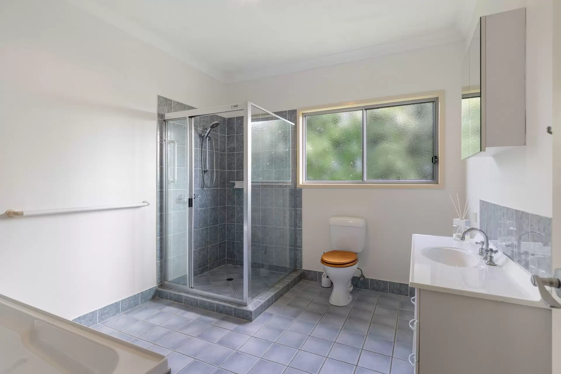 51 Twin Peaks Road, Bli Bli Sold by Queensland Sotheby's International Realty - image 1