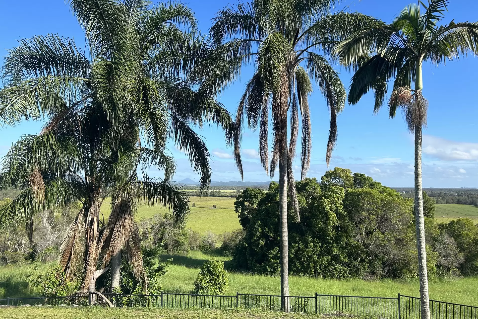 51 Twin Peaks Road, Bli Bli Sold by Queensland Sotheby's International Realty - image 1