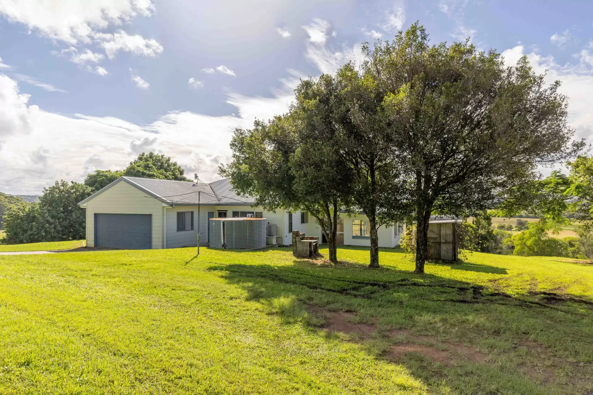 51 Twin Peaks Road, Bli Bli Sold by Queensland Sotheby's International Realty - image 1