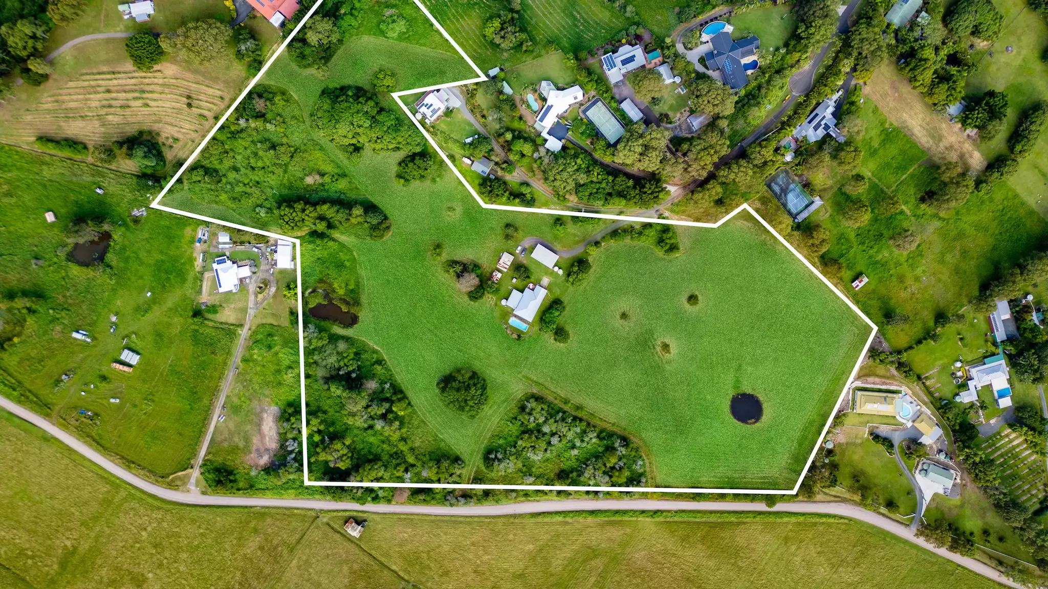51 Twin Peaks Road, Bli Bli Sold by Queensland Sotheby's International Realty - image 1