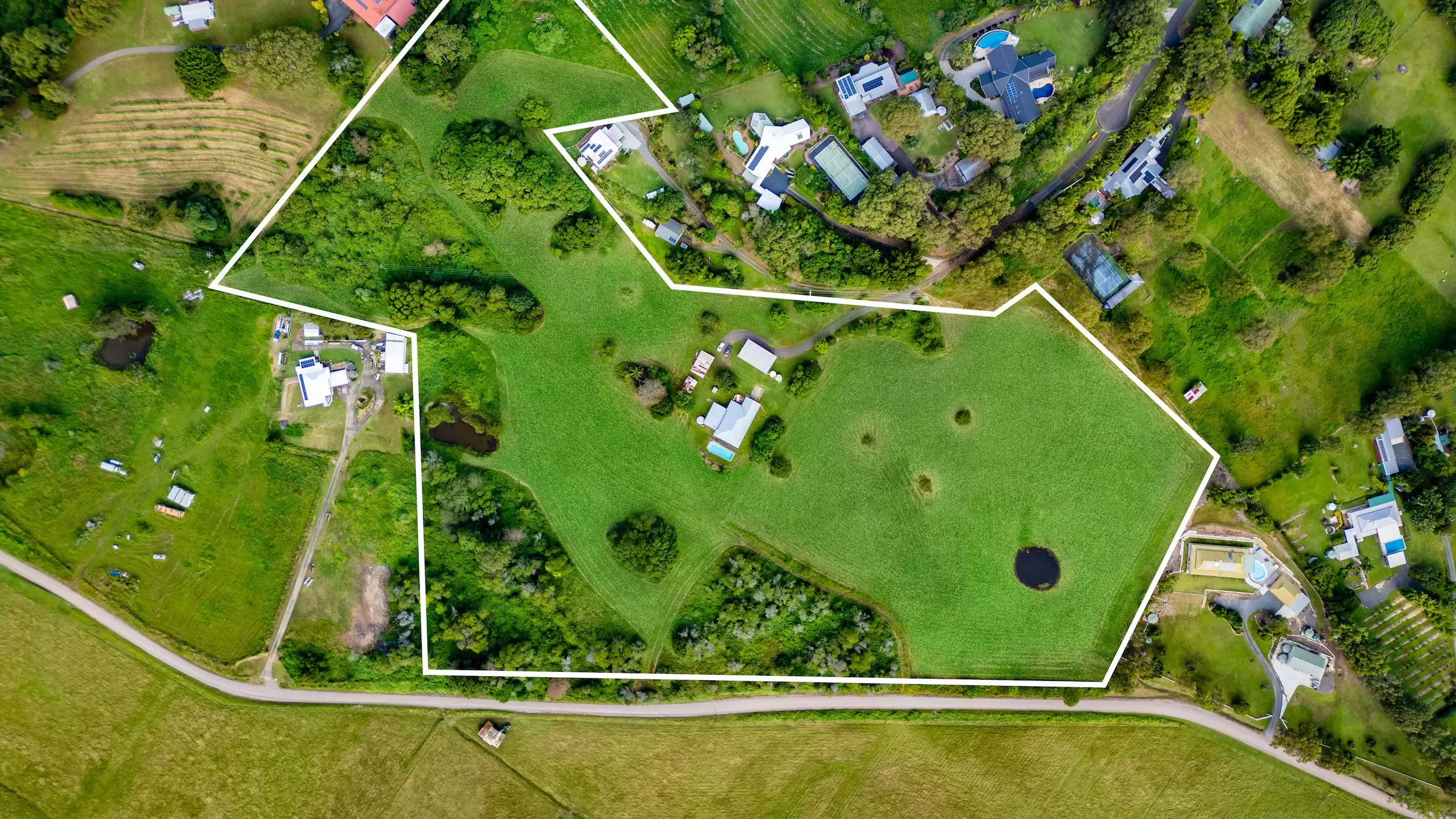 51 Twin Peaks Road, Bli Bli Sold by Queensland Sotheby's International Realty - image 1
