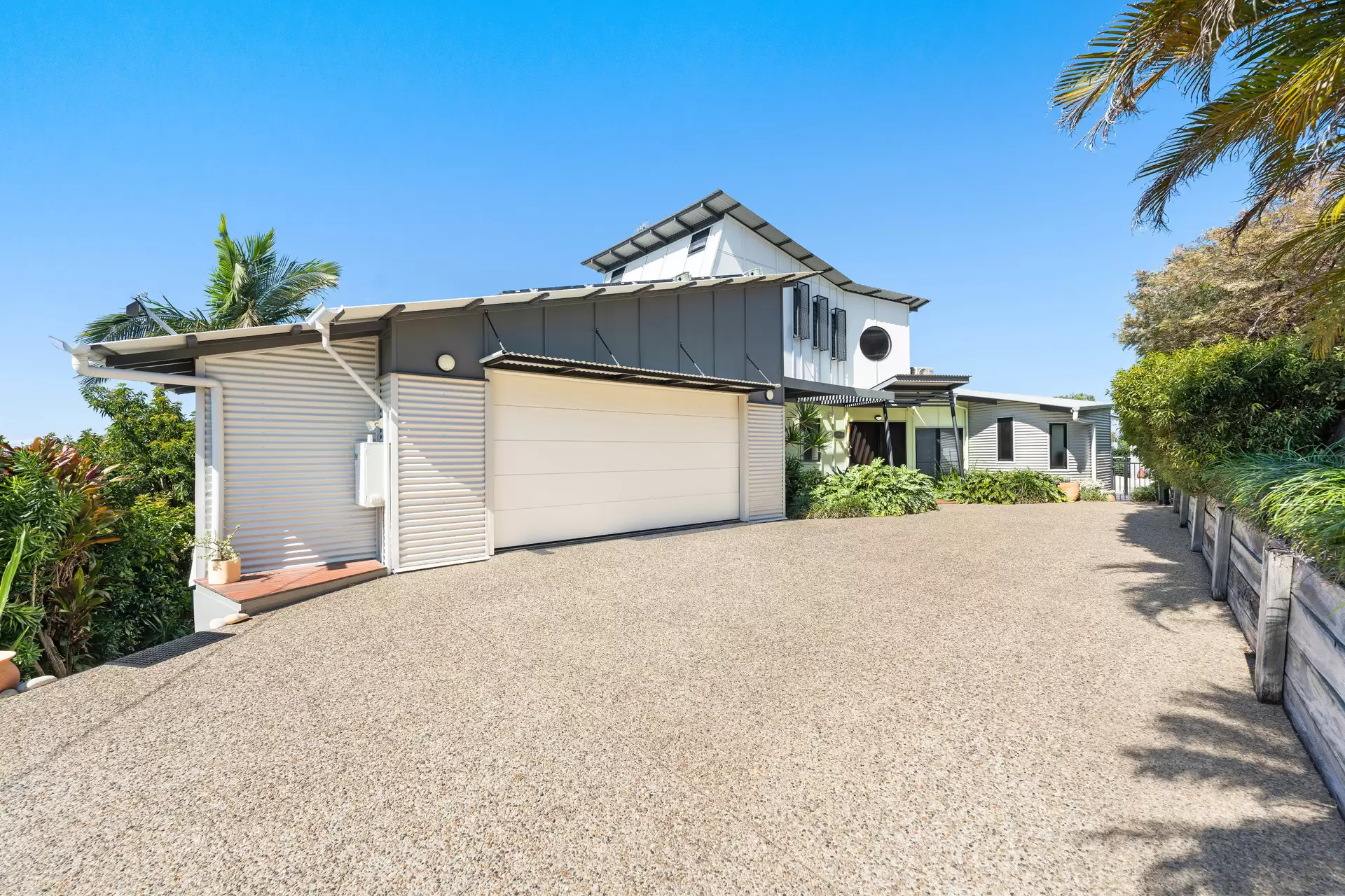 8 Majestic Court, Coolum Beach Sold by Queensland Sotheby's International Realty - image 1