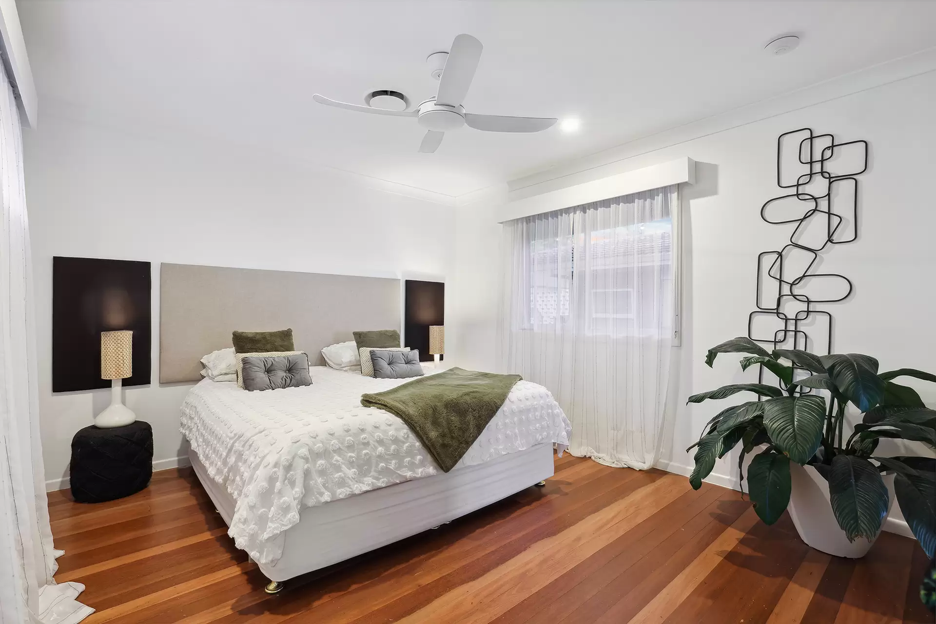 11 Petersen Avenue, Southport Sold by Queensland Sotheby's International Realty - image 1