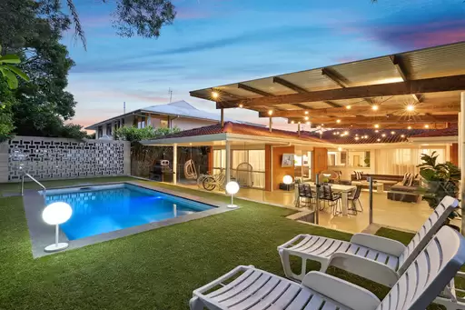 11 Petersen Avenue, Southport Sold by Queensland Sotheby's International Realty