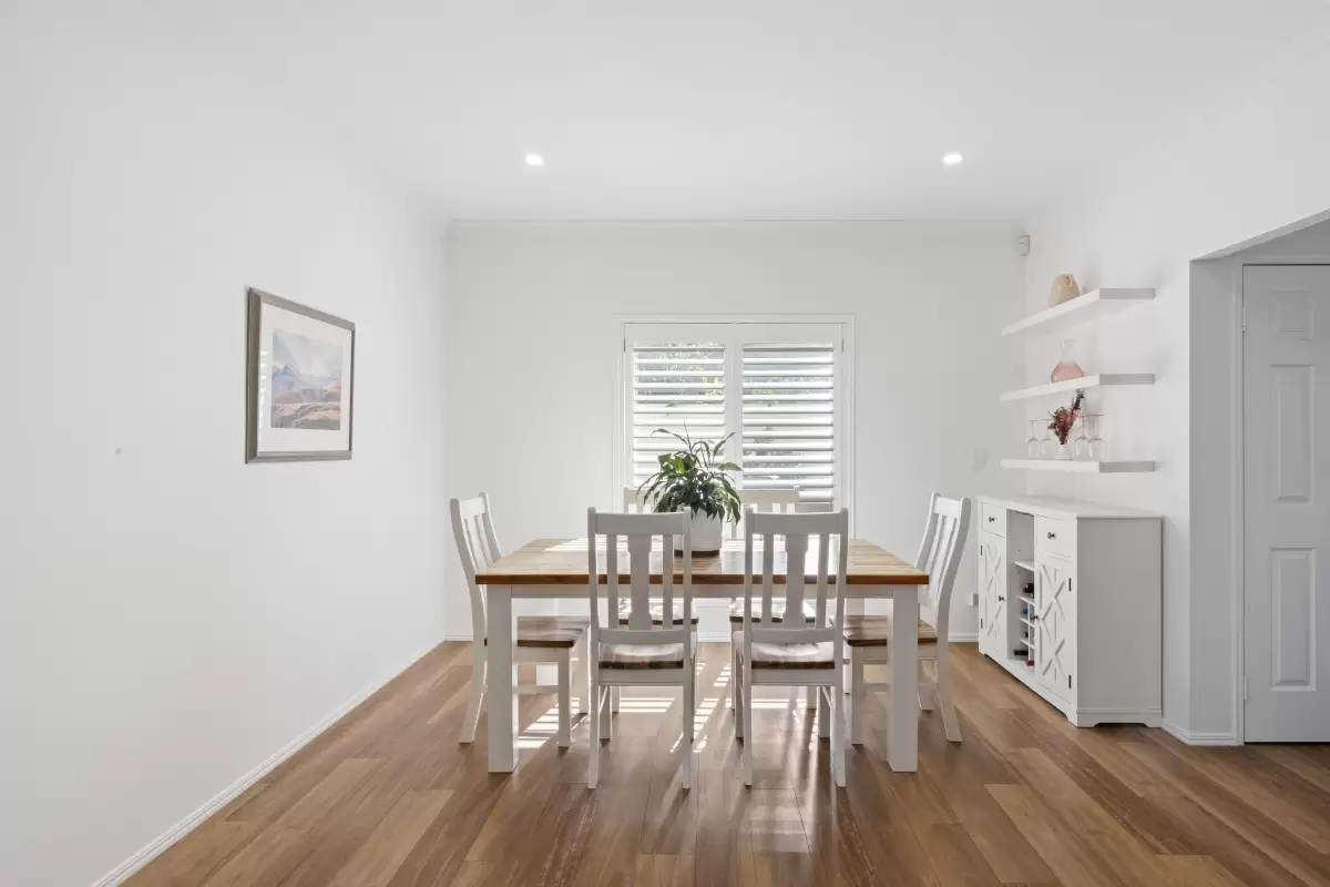 17 Calmwater Crescent, Helensvale Sold by  - image 1