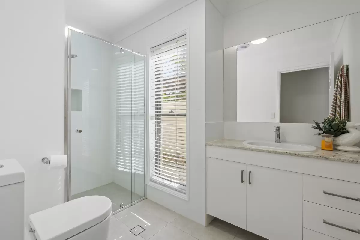 17 Calmwater Crescent, Helensvale Sold by  - image 1