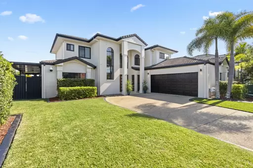 17 Calmwater Crescent, Helensvale Sold by Queensland Sotheby's International Realty