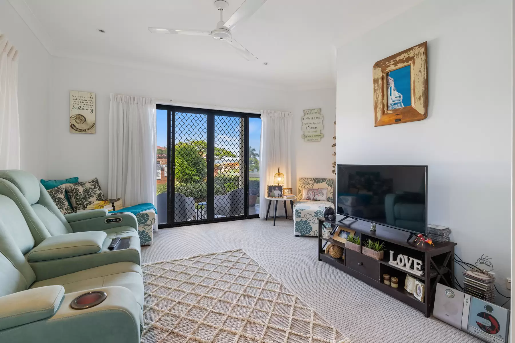 14 Lookout Court, Victoria Point Sold by Queensland Sotheby's International Realty - image 1