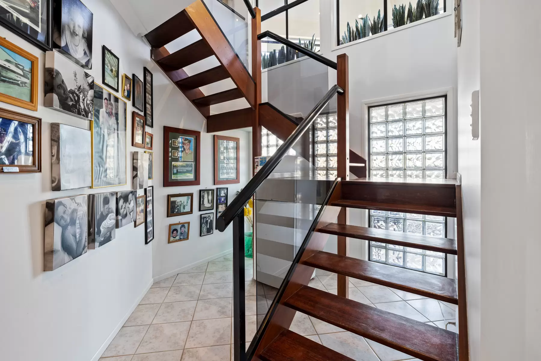 14 Lookout Court, Victoria Point Sold by Queensland Sotheby's International Realty - image 1