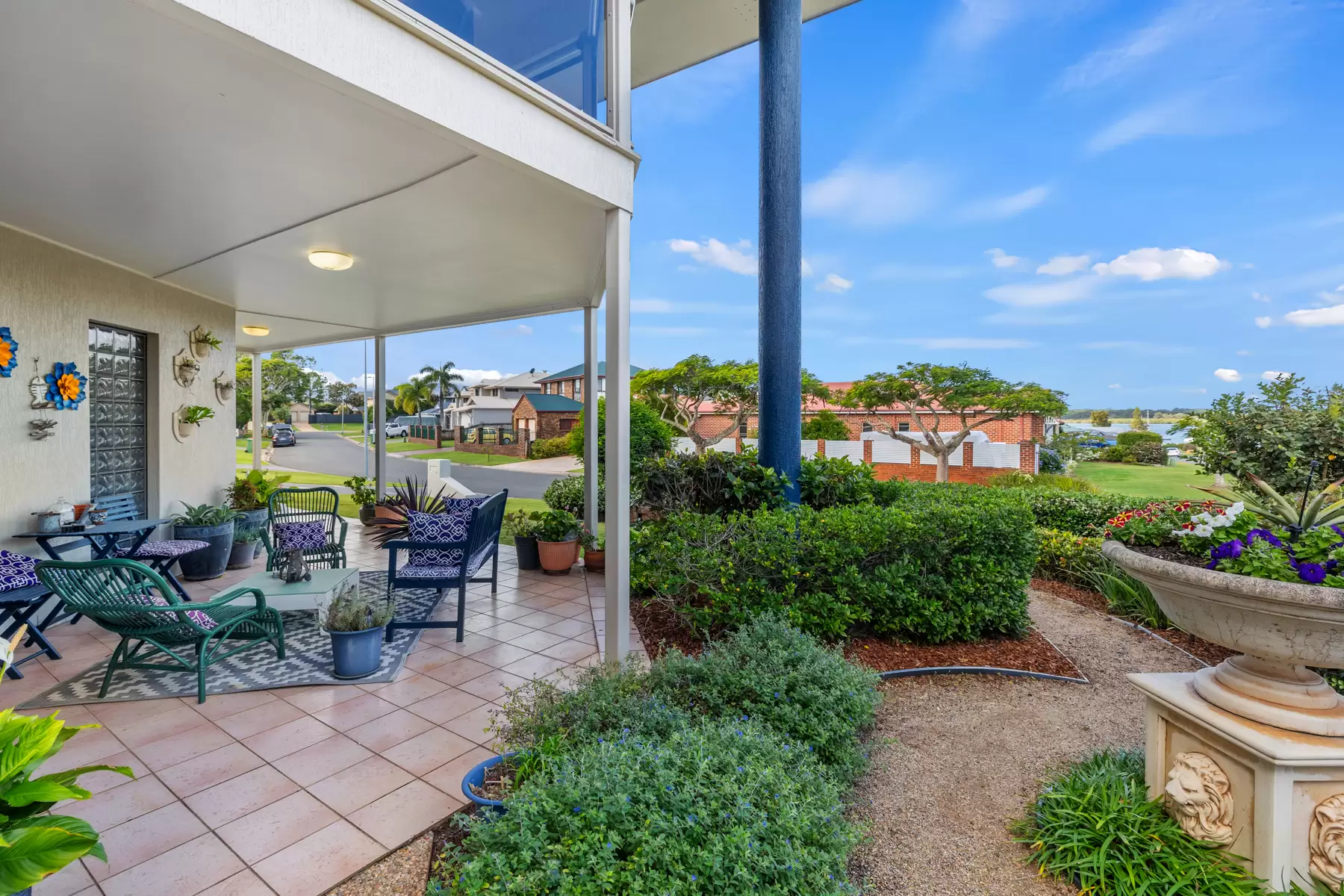 14 Lookout Court, Victoria Point Sold by Queensland Sotheby's International Realty - image 1