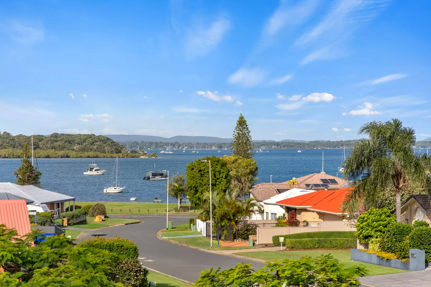 14 Lookout Court, Victoria Point Sold by  - image 1
