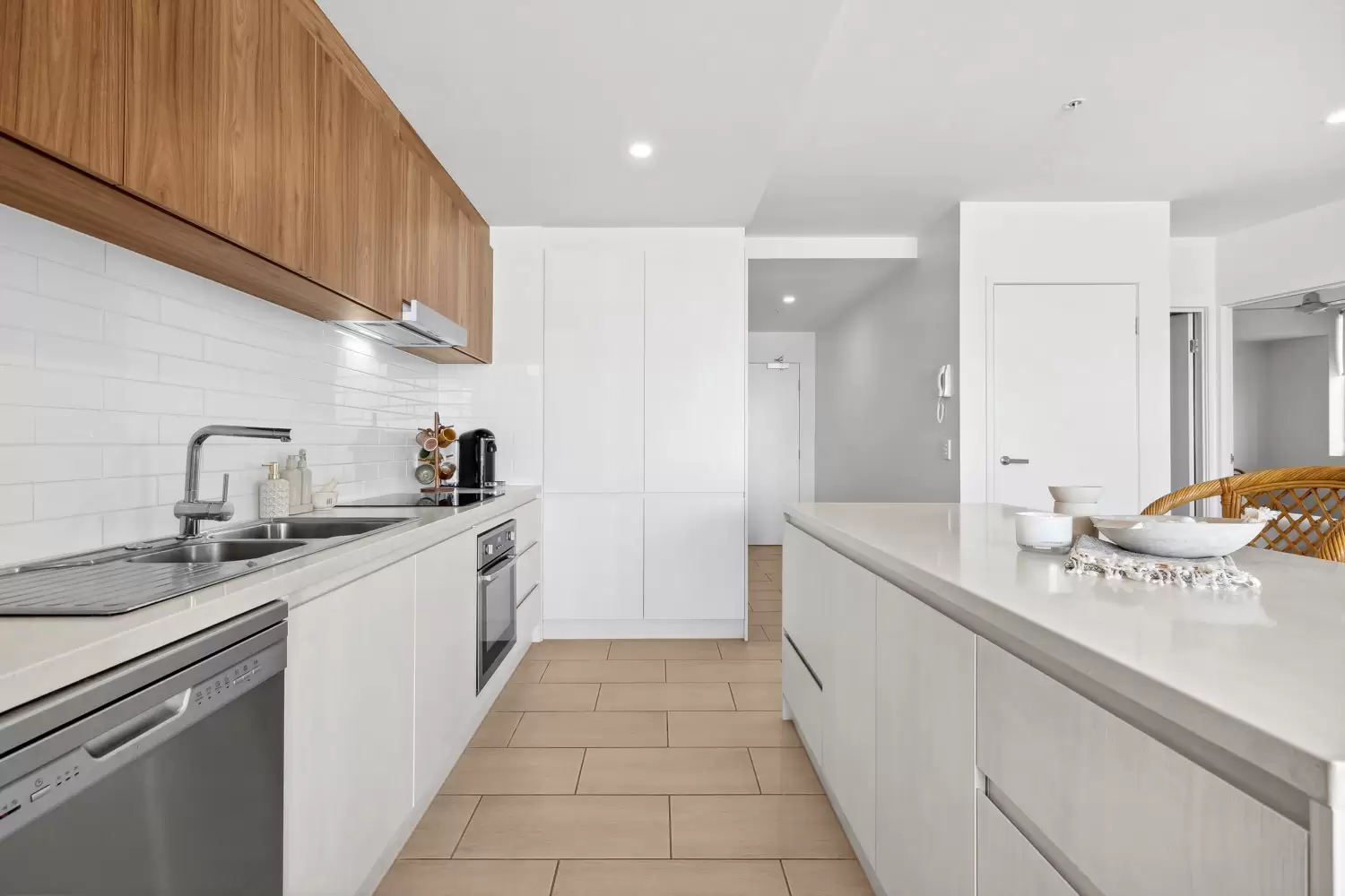 707/9 Market Lane, Maroochydore Sold by Queensland Sotheby's International Realty - image 1