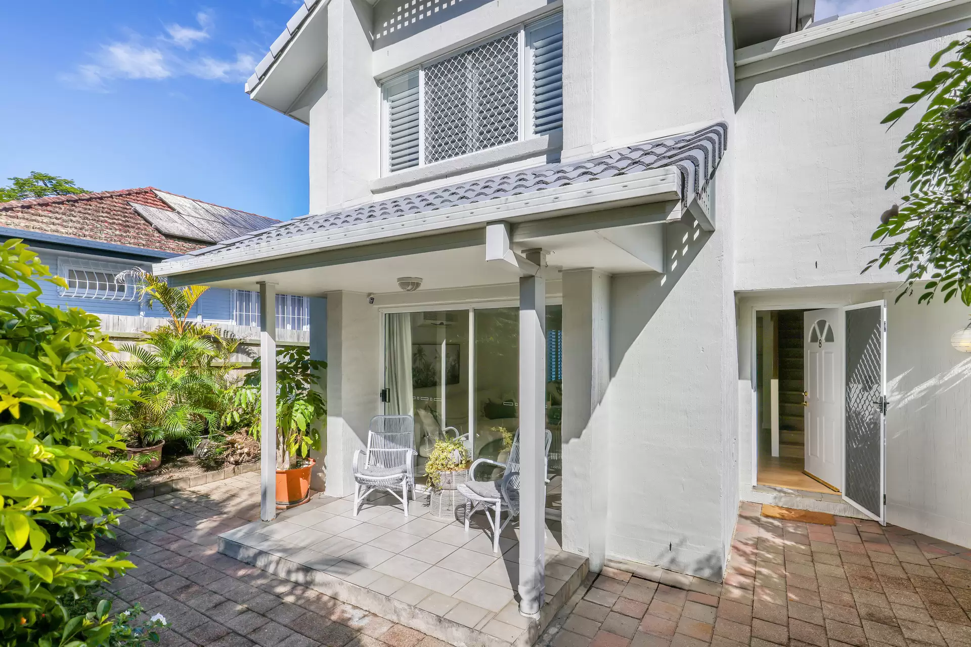 8/28 Chester Terrace, Southport Sold by Queensland Sotheby's International Realty - image 1