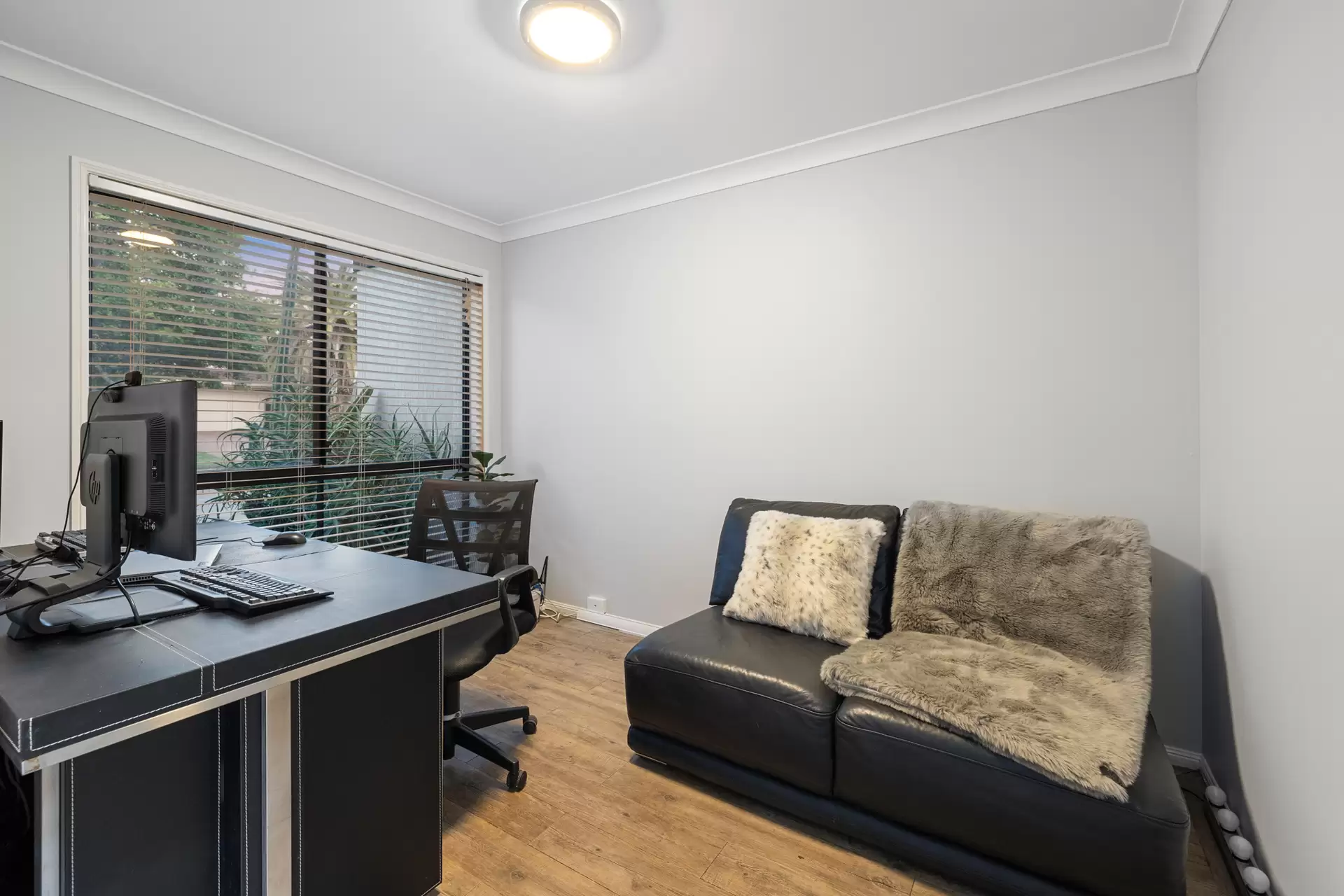 47 The Boulevard, Redland Bay Sold by Queensland Sotheby's International Realty - image 1
