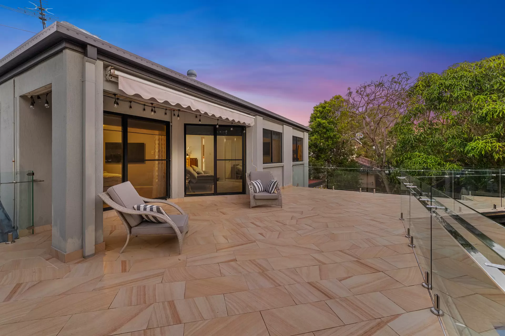 47 The Boulevard, Redland Bay Sold by Queensland Sotheby's International Realty - image 1