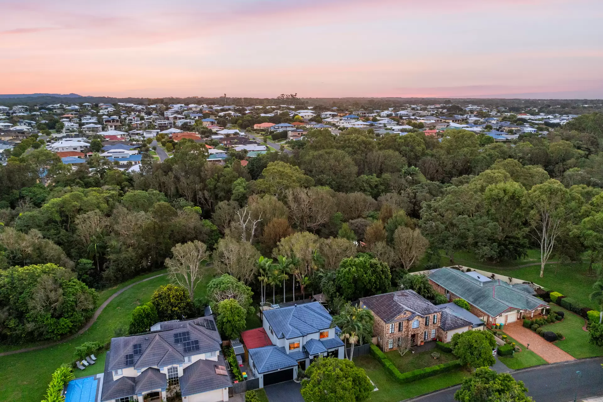 47 The Boulevard, Redland Bay Sold by Queensland Sotheby's International Realty - image 1