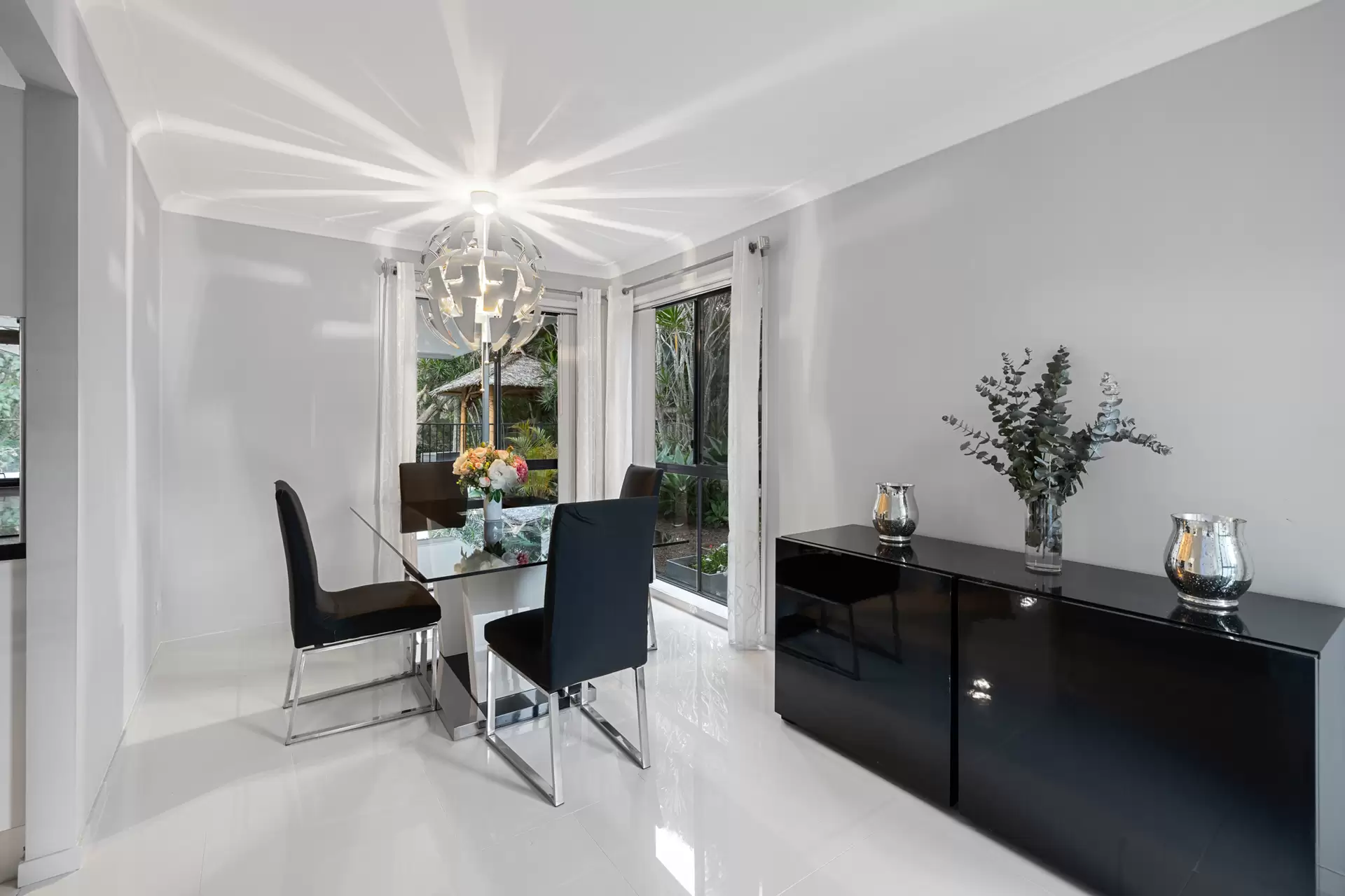 47 The Boulevard, Redland Bay Sold by Queensland Sotheby's International Realty - image 1