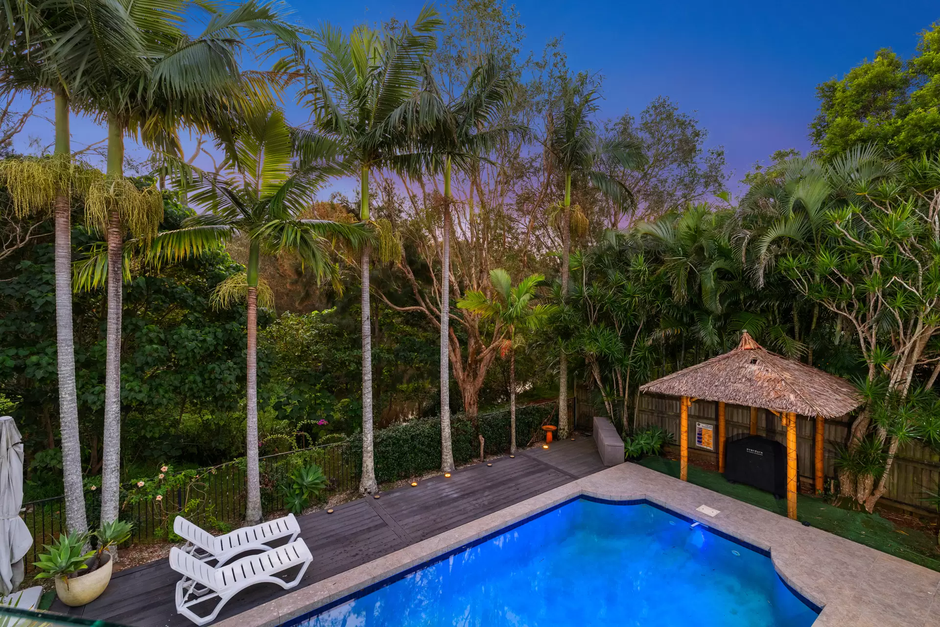 47 The Boulevard, Redland Bay Sold by Queensland Sotheby's International Realty - image 1