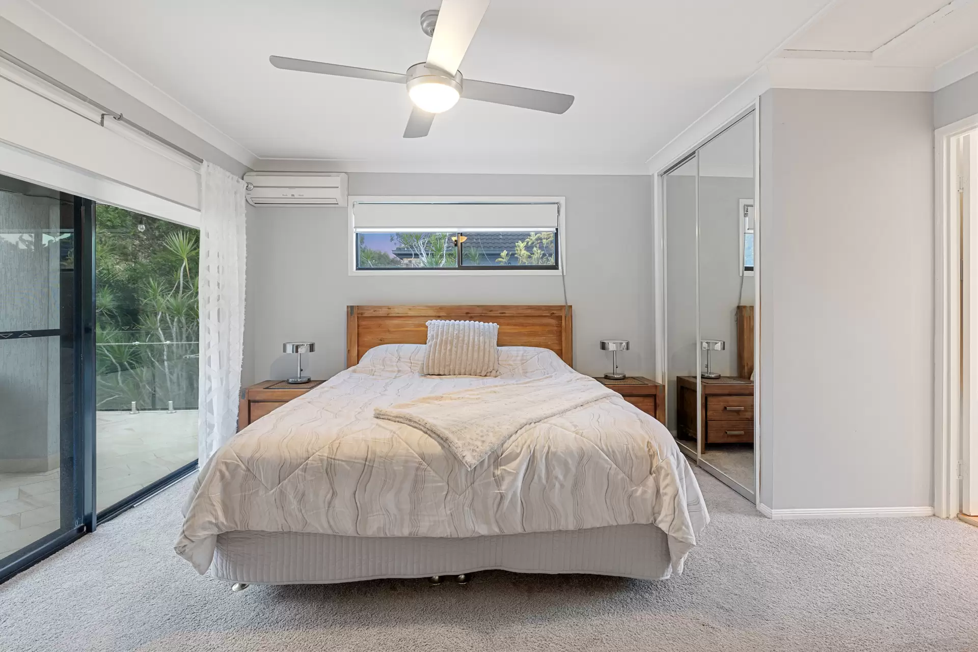 47 The Boulevard, Redland Bay Sold by Queensland Sotheby's International Realty - image 1