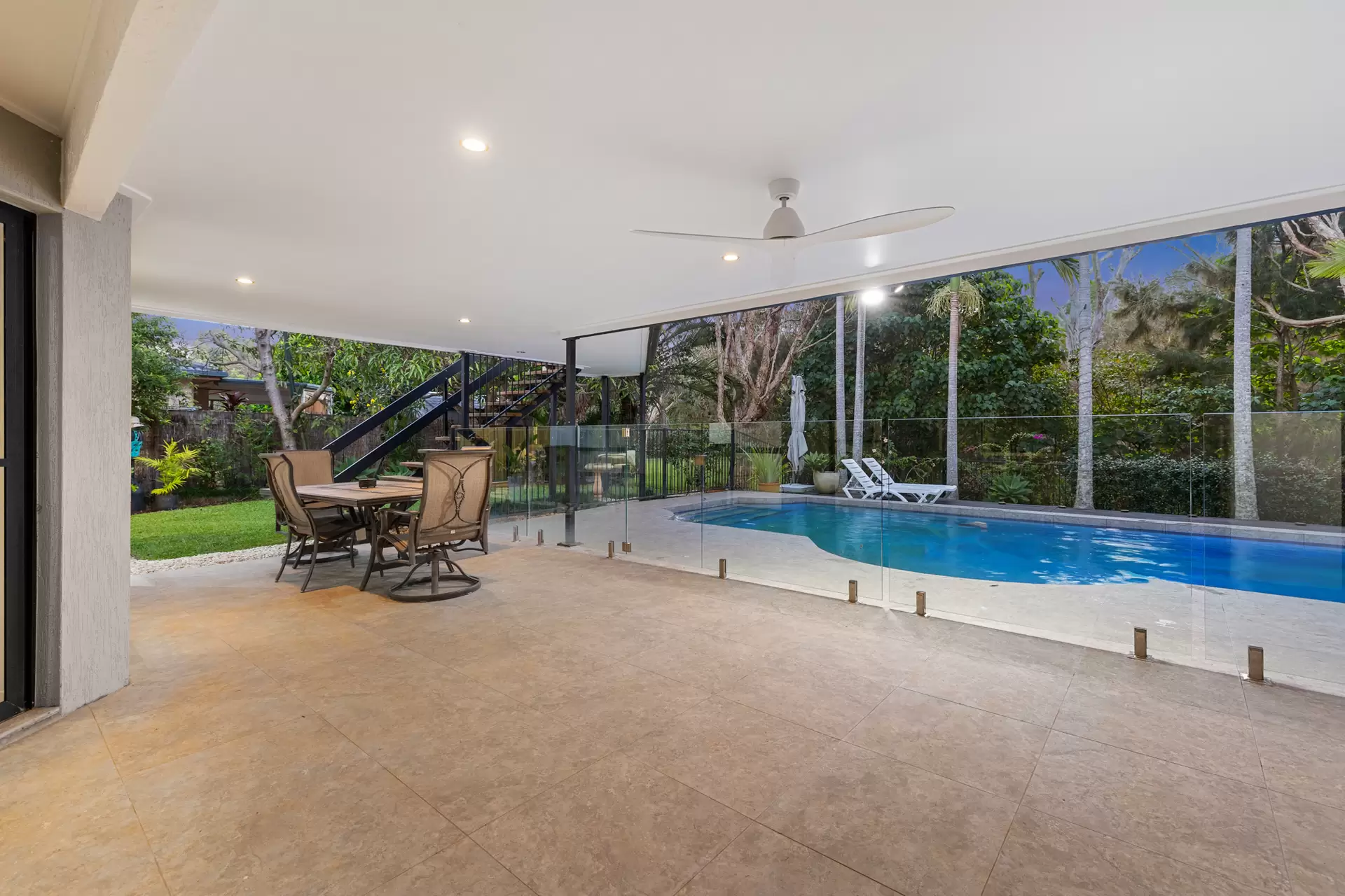 47 The Boulevard, Redland Bay Sold by Queensland Sotheby's International Realty - image 1