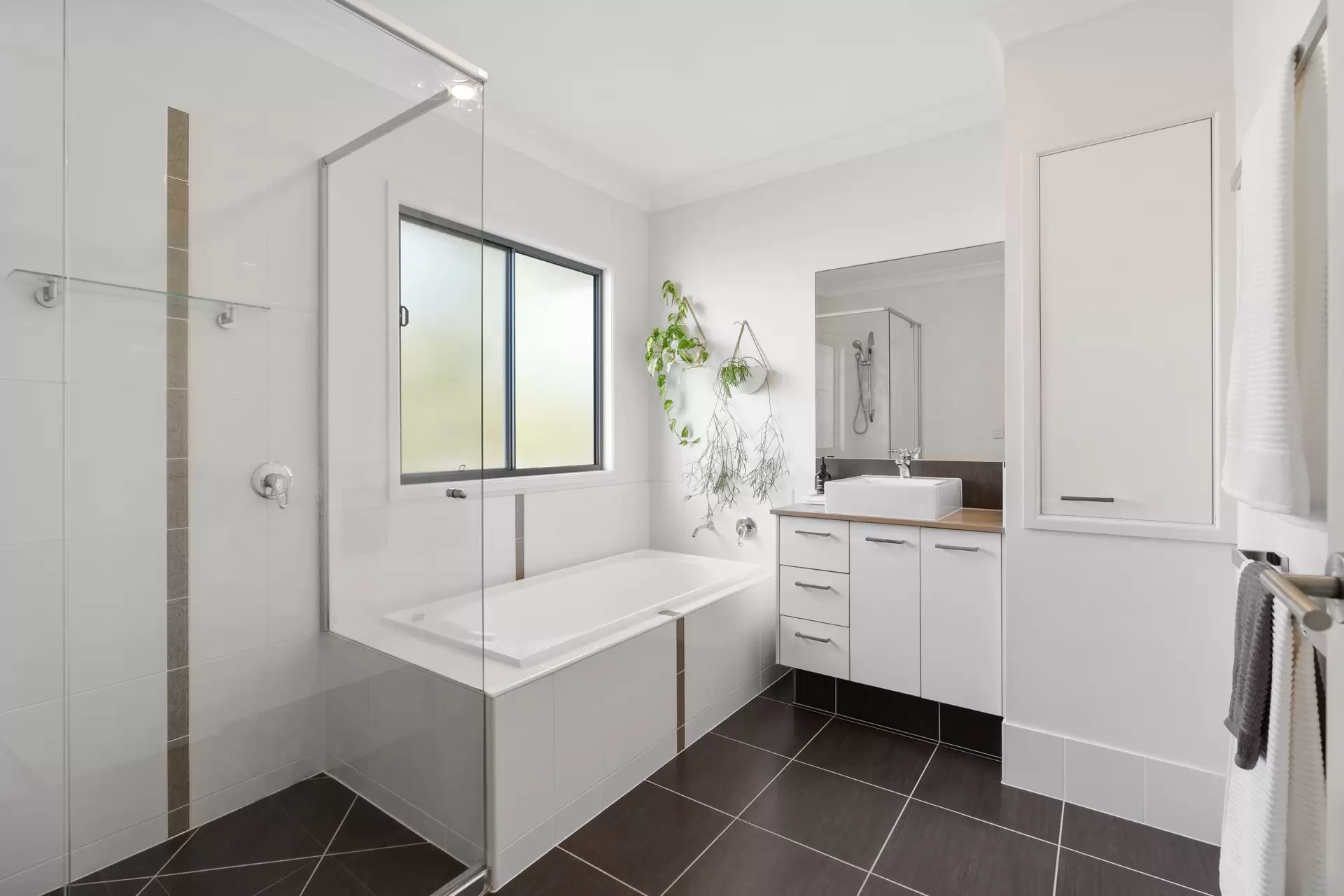 13 Glen Abby Avenue, Peregian Springs Sold by Queensland Sotheby's International Realty - image 1