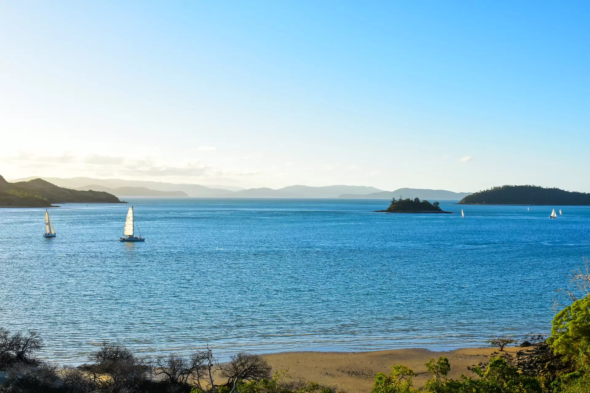 8/6 Acacia Drive, Hamilton Island Sold by  - image 1