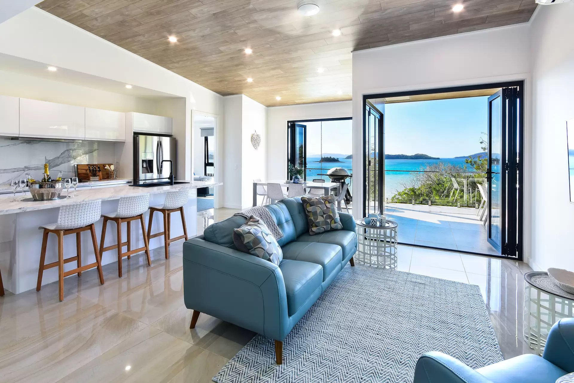8/6 Acacia Drive, Hamilton Island Sold by Queensland Sotheby's International Realty - image 1