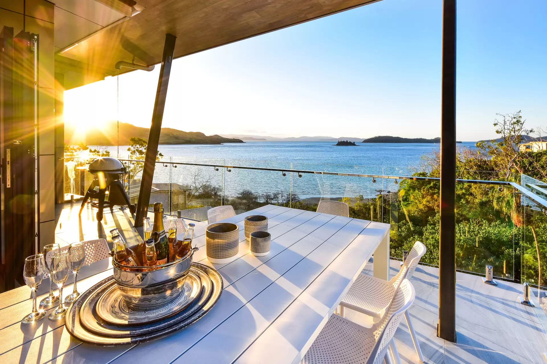 8/6 Acacia Drive, Hamilton Island Sold by  - image 1