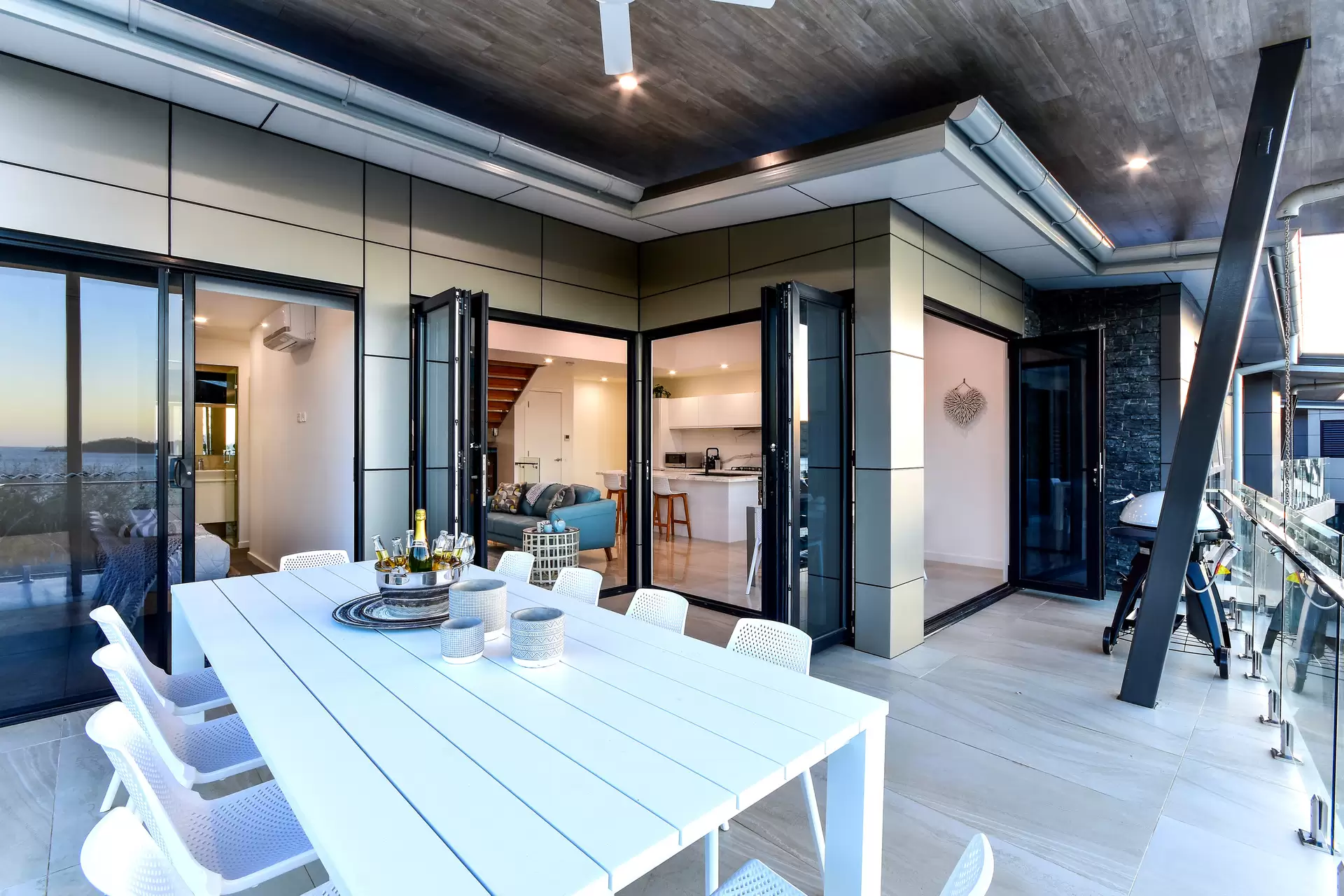 8/6 Acacia Drive, Hamilton Island Sold by  - image 1