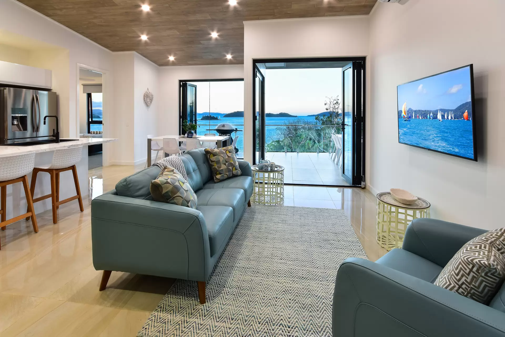 8/6 Acacia Drive, Hamilton Island Sold by Queensland Sotheby's International Realty - image 1