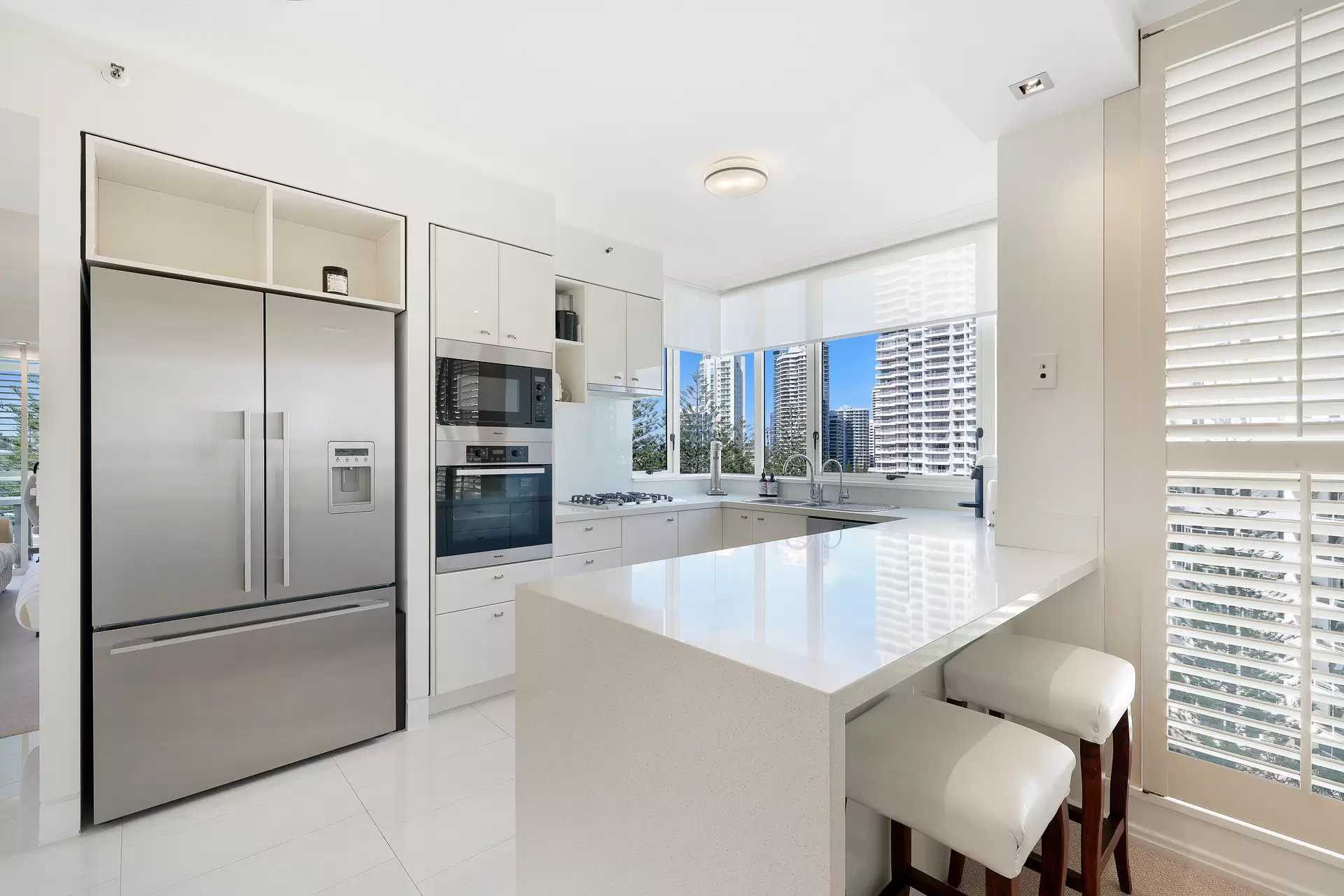 1075/1 Lennie Avenue, Main Beach Sold by Queensland Sotheby's International Realty - image 1