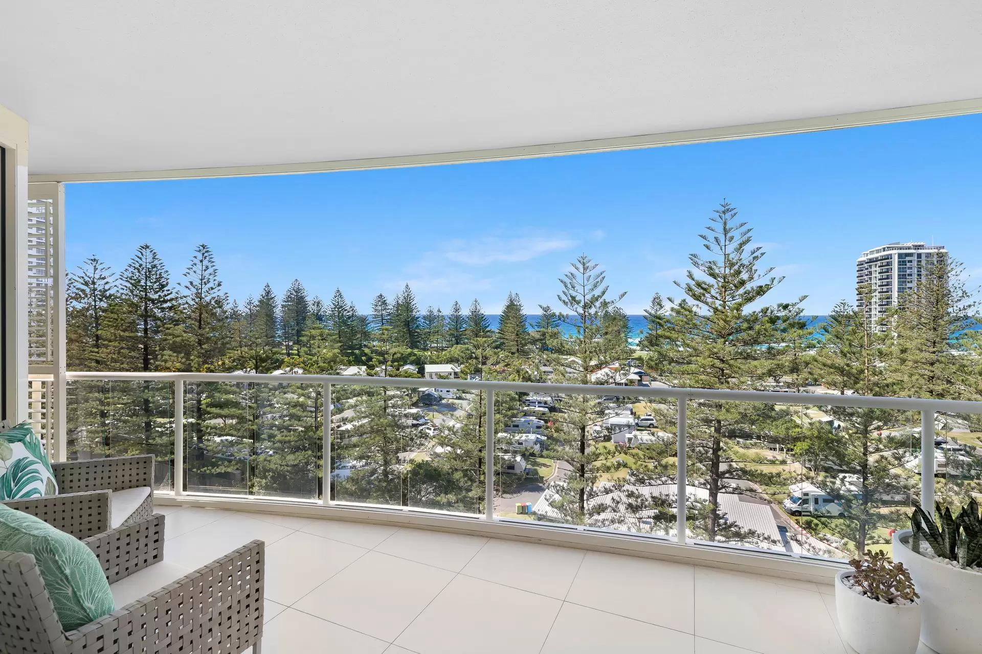 1075/1 Lennie Avenue, Main Beach Sold by Queensland Sotheby's International Realty - image 1