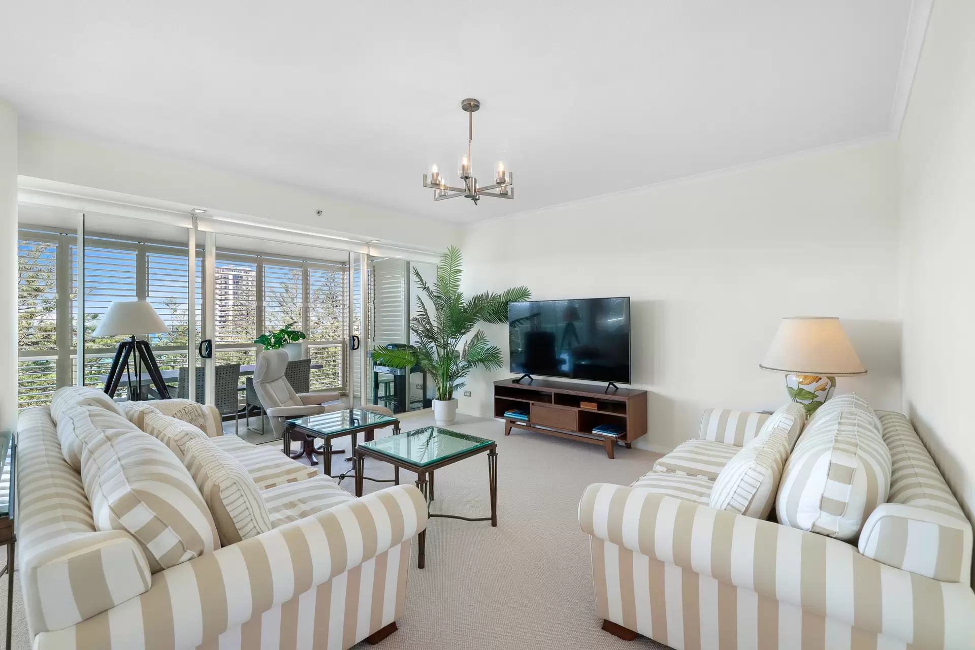 1075/1 Lennie Avenue, Main Beach Sold by Queensland Sotheby's International Realty - image 1