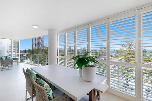 1075/1 Lennie Avenue, Main Beach Sold by 