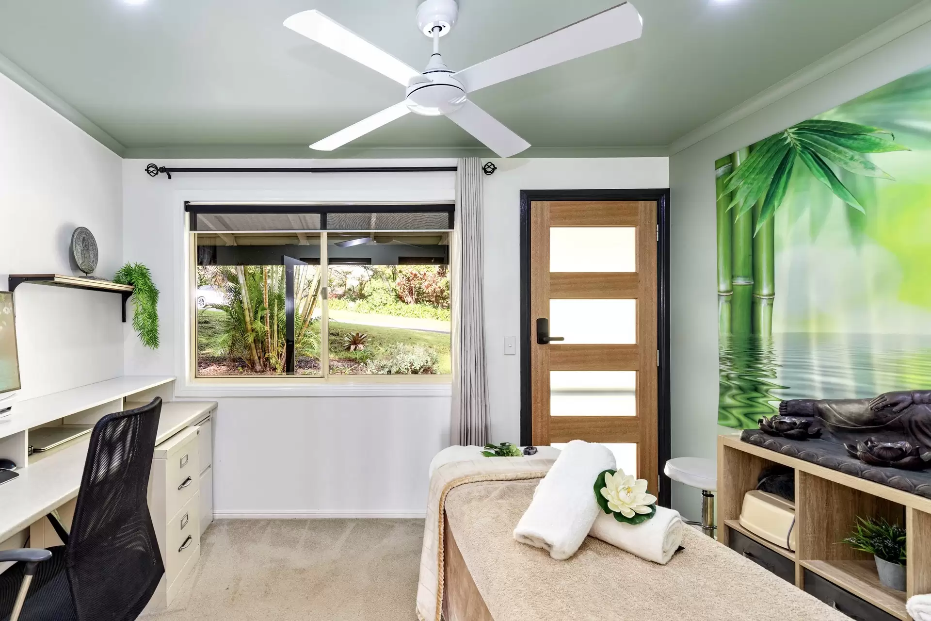 29-35 Seymour Close, Rosemount Sold by Queensland Sotheby's International Realty - image 1
