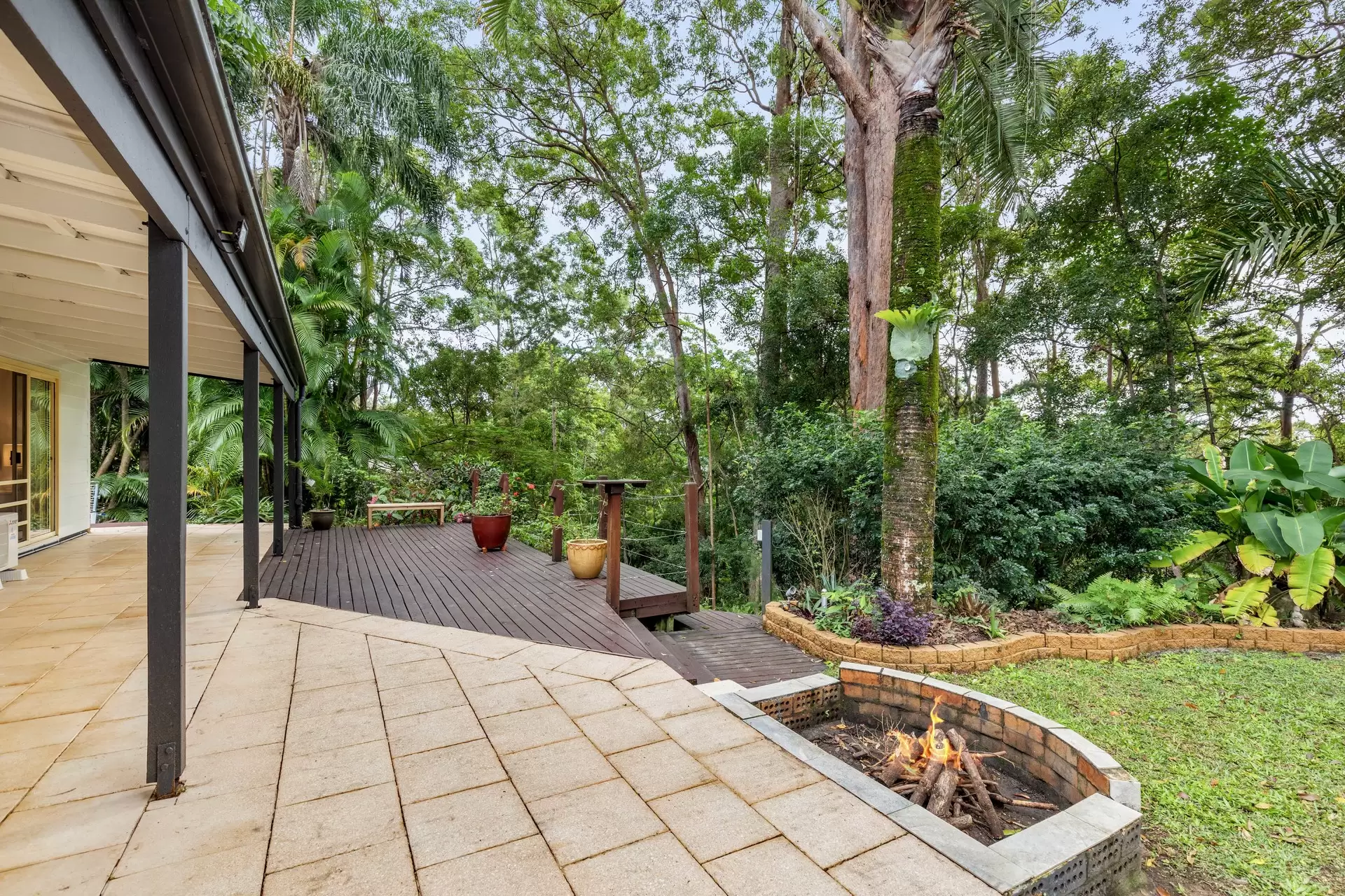 29-35 Seymour Close, Rosemount Sold by Queensland Sotheby's International Realty - image 1