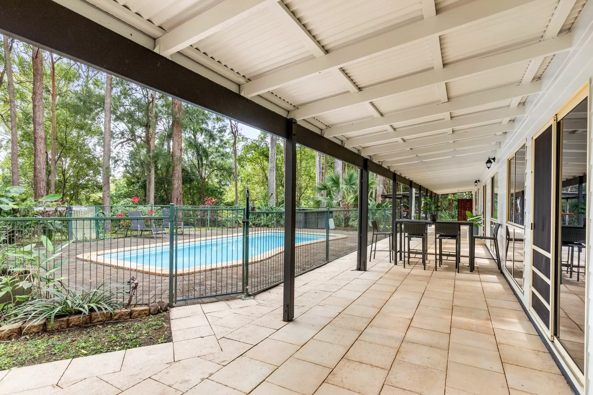 29-35 Seymour Close, Rosemount Sold by Queensland Sotheby's International Realty - image 1