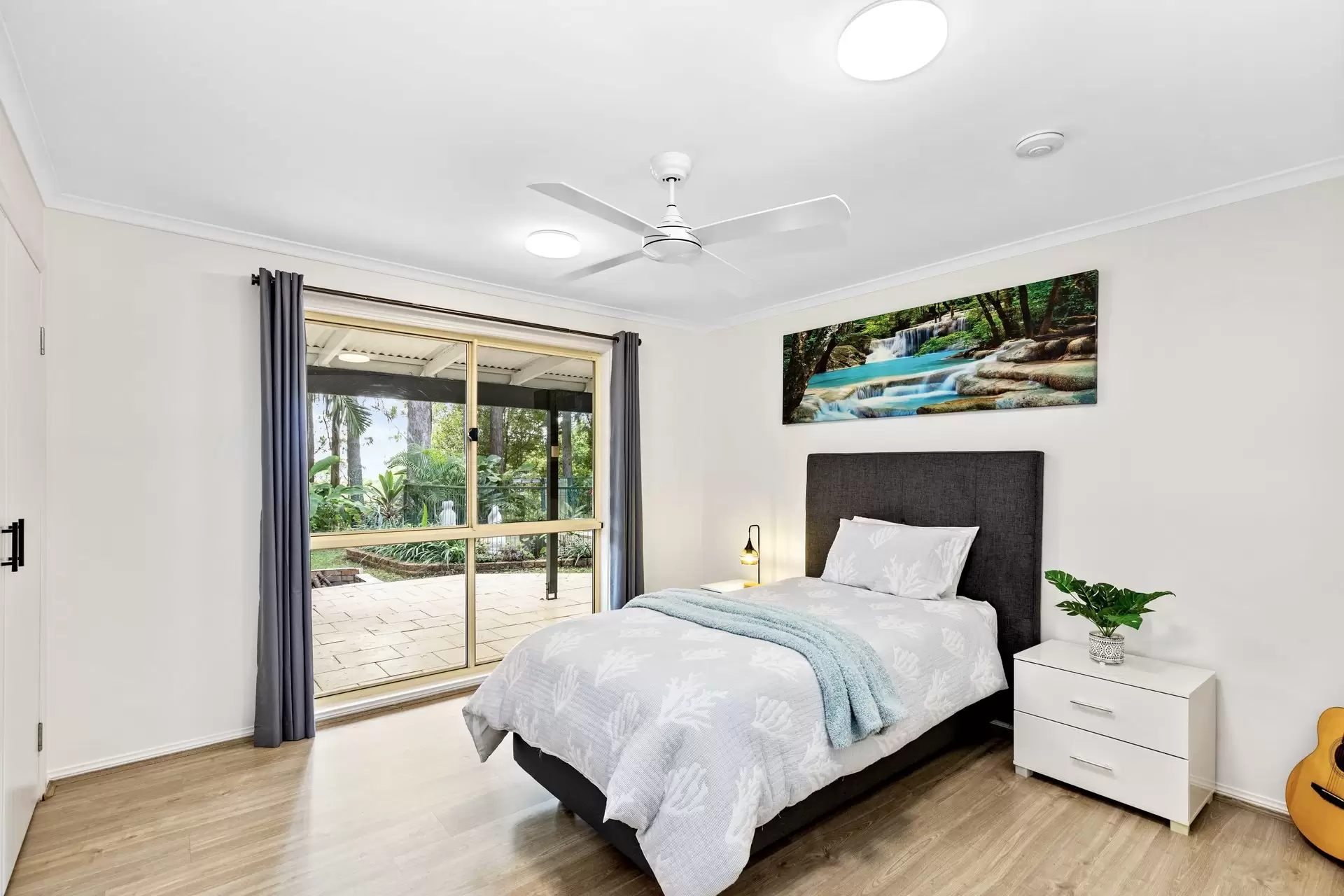 29-35 Seymour Close, Rosemount Sold by Queensland Sotheby's International Realty - image 1