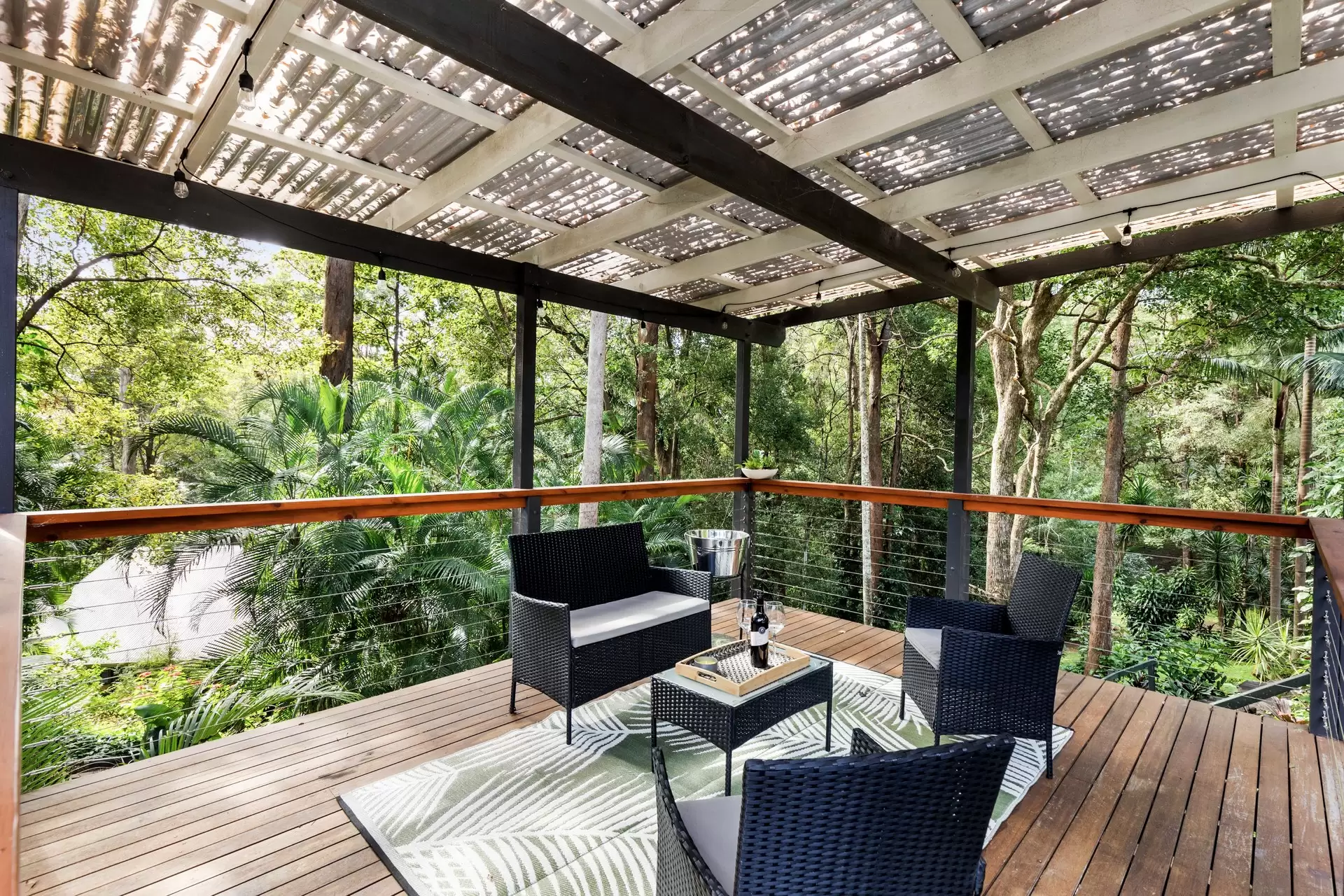 29-35 Seymour Close, Rosemount Sold by Queensland Sotheby's International Realty - image 1