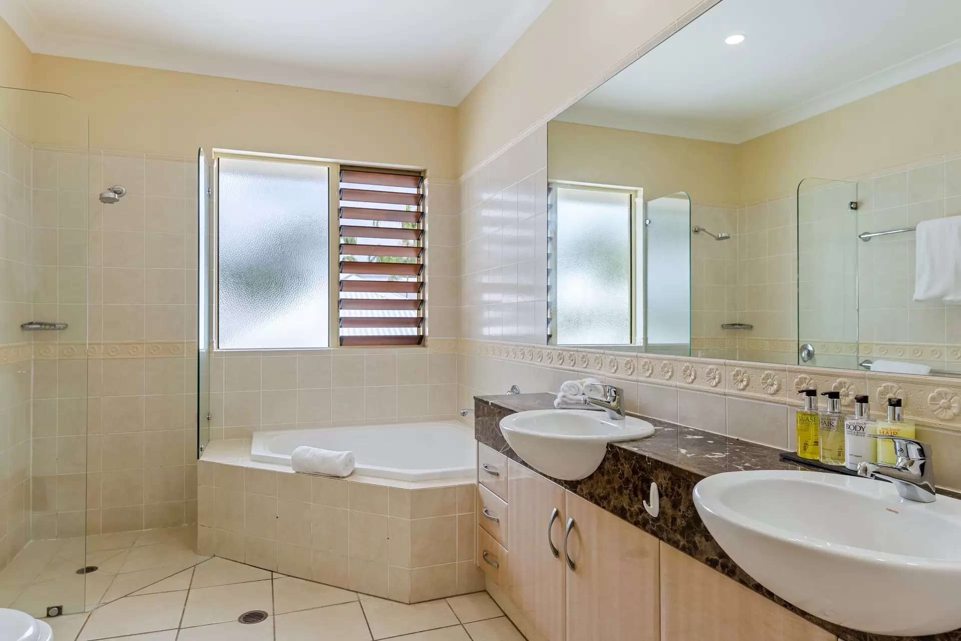 23/24-70 Nautilus Street, Port Douglas Sold by  - image 1