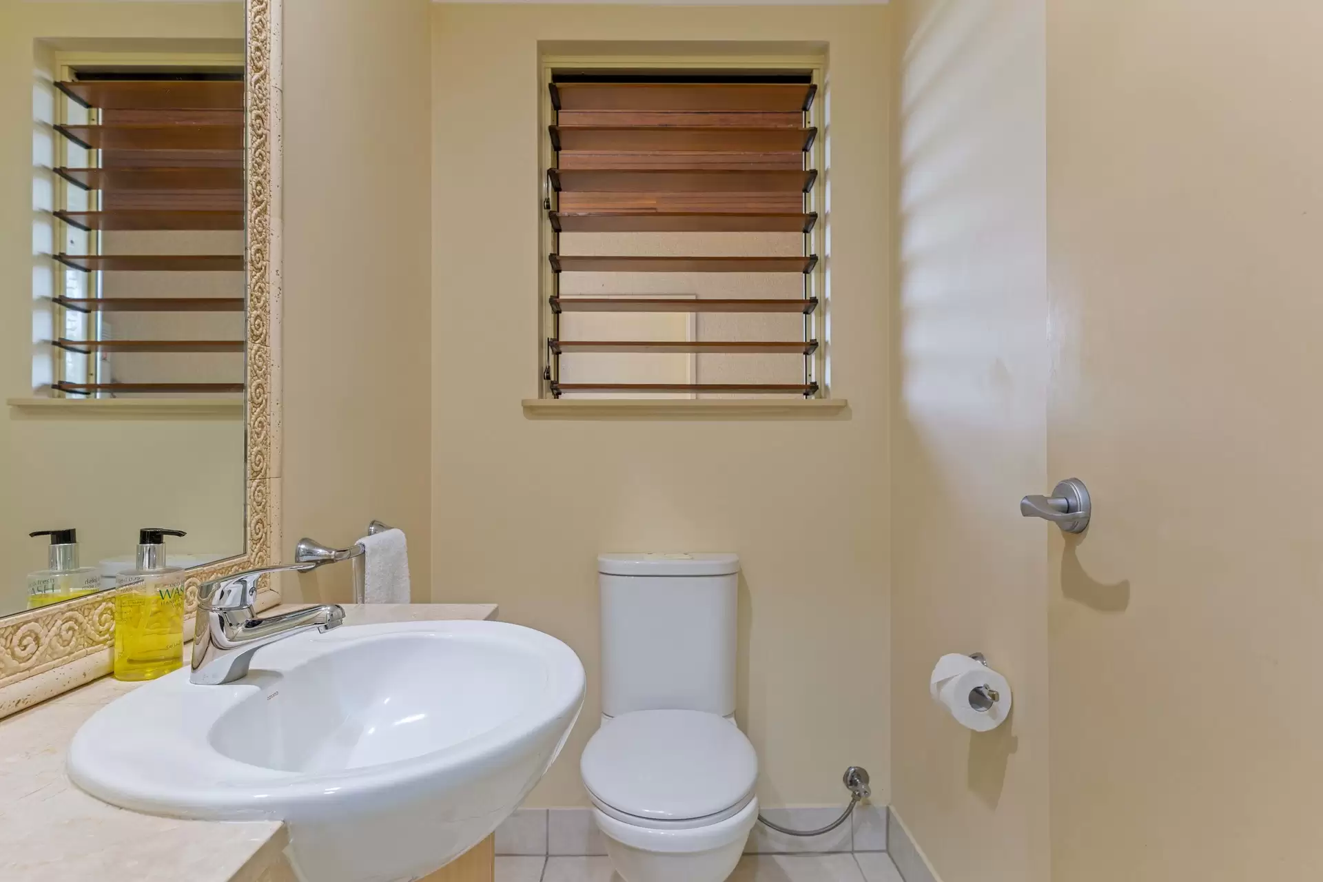 23/24-70 Nautilus Street, Port Douglas Sold by  - image 1