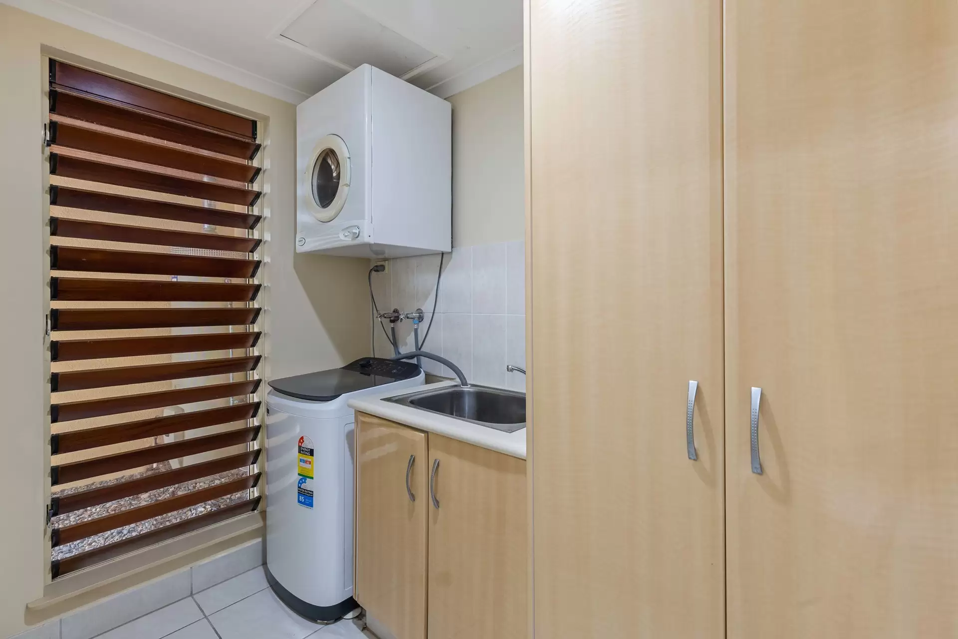 23/24-70 Nautilus Street, Port Douglas Sold by  - image 1