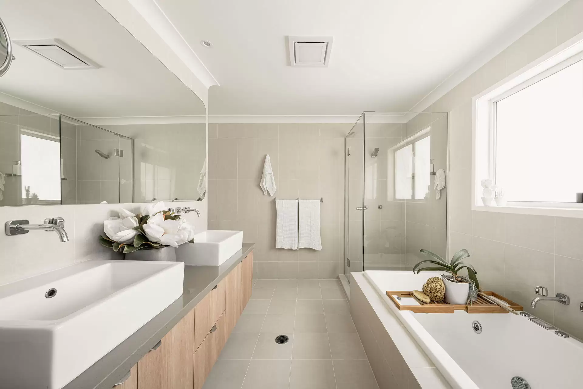 27 Ennor Street, Wavell Heights Sold by Queensland Sotheby's International Realty - image 1