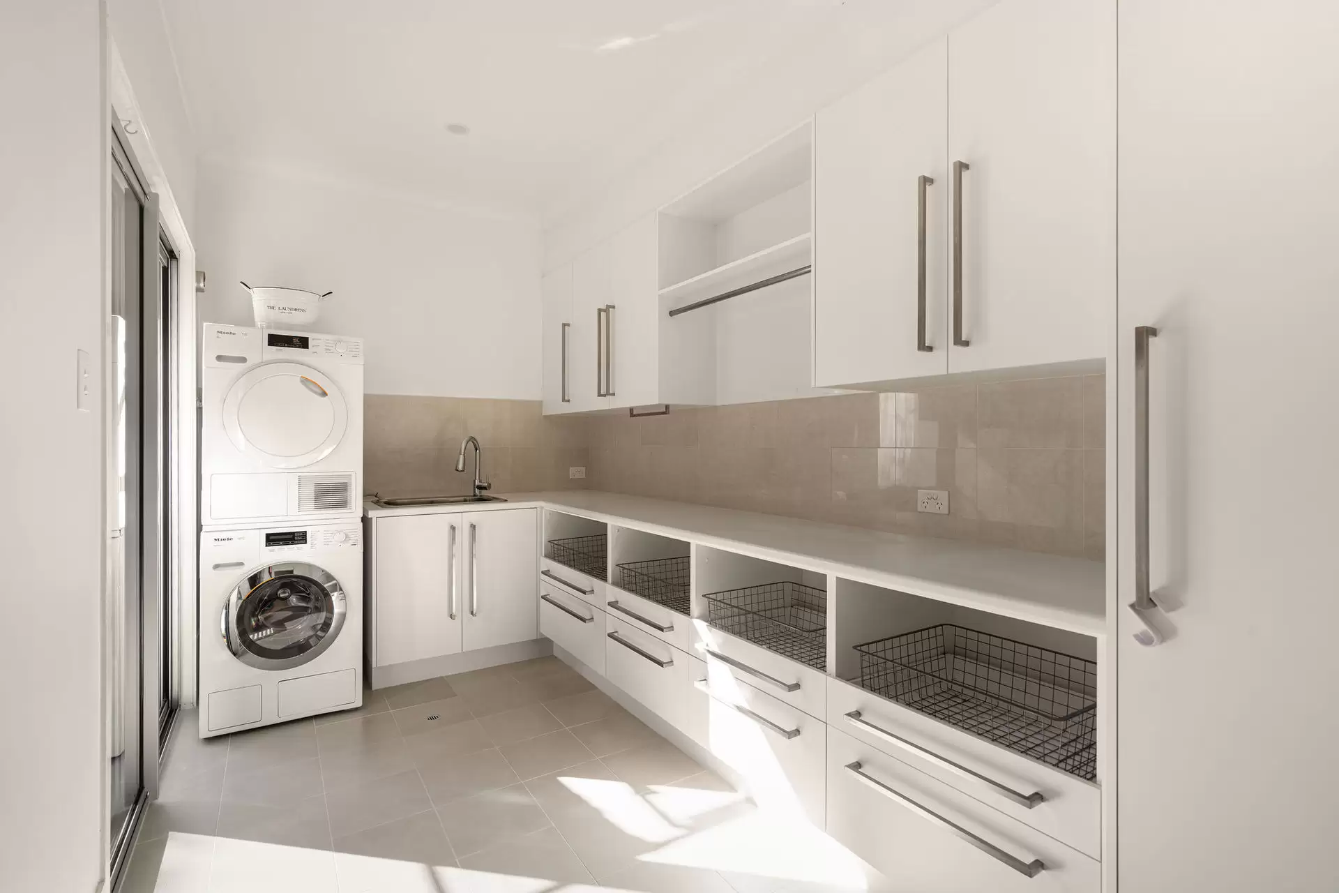 27 Ennor Street, Wavell Heights Sold by Queensland Sotheby's International Realty - image 1