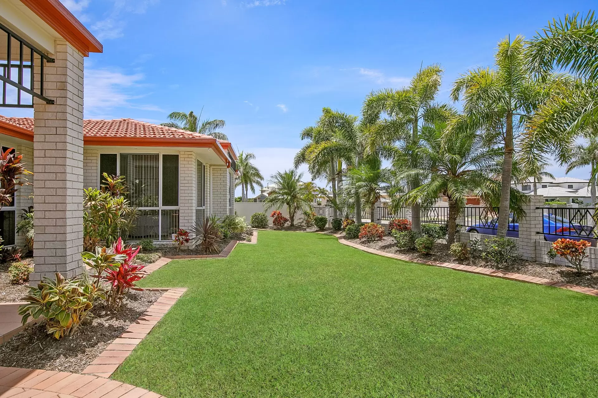 24 Piermont Place, Raby Bay Sold by  - image 1
